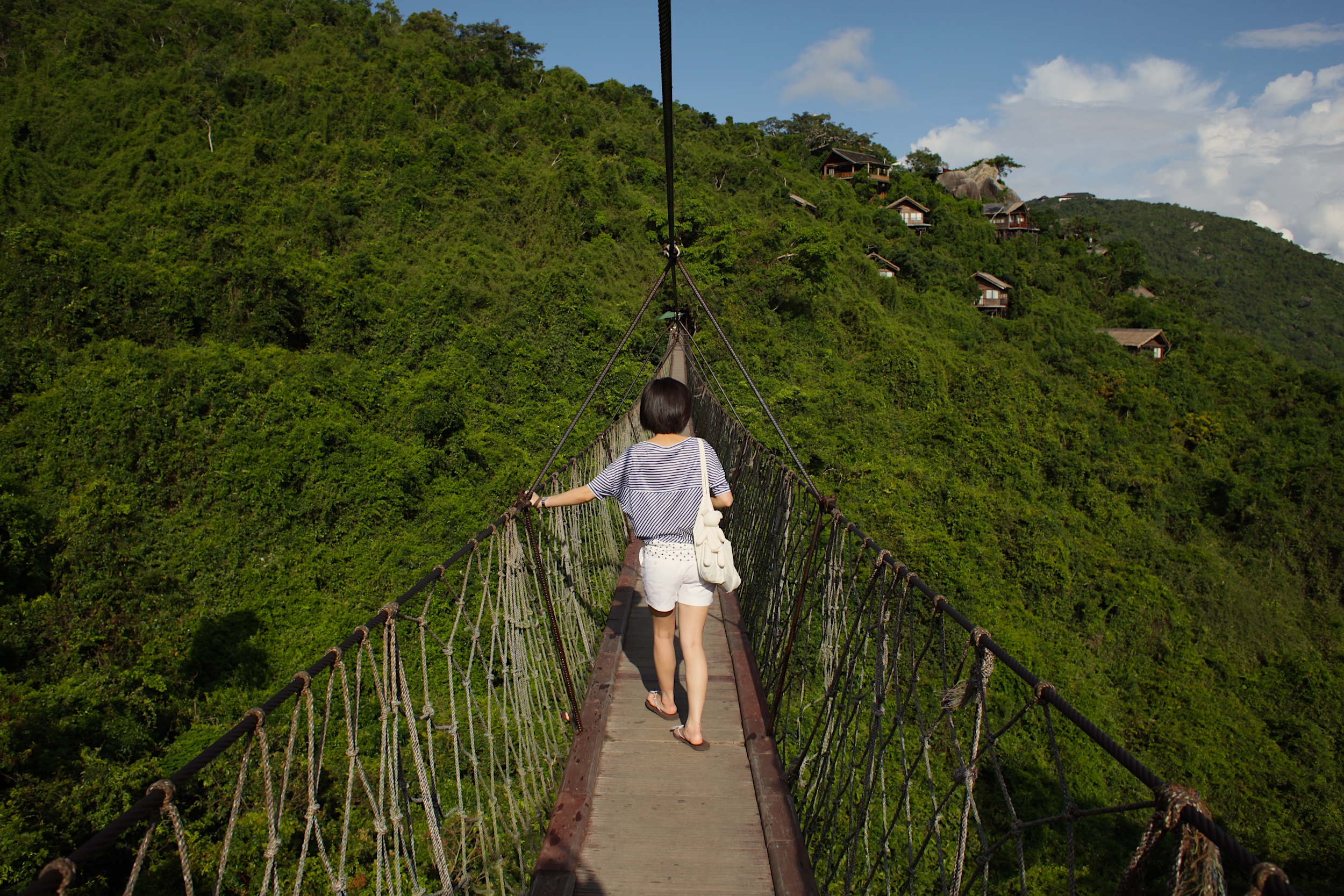 Puente colgante en Hainan, China